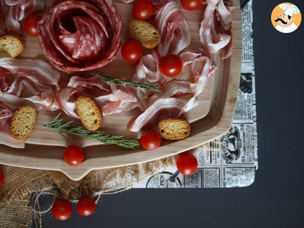 How to make a charcuterie board? rose folding with salami! - photo 3