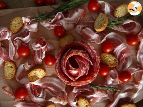 How to make a charcuterie board? rose folding with salami! - photo 4