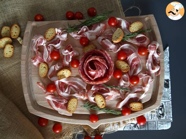 How to make a charcuterie board? rose folding with salami! - photo 5