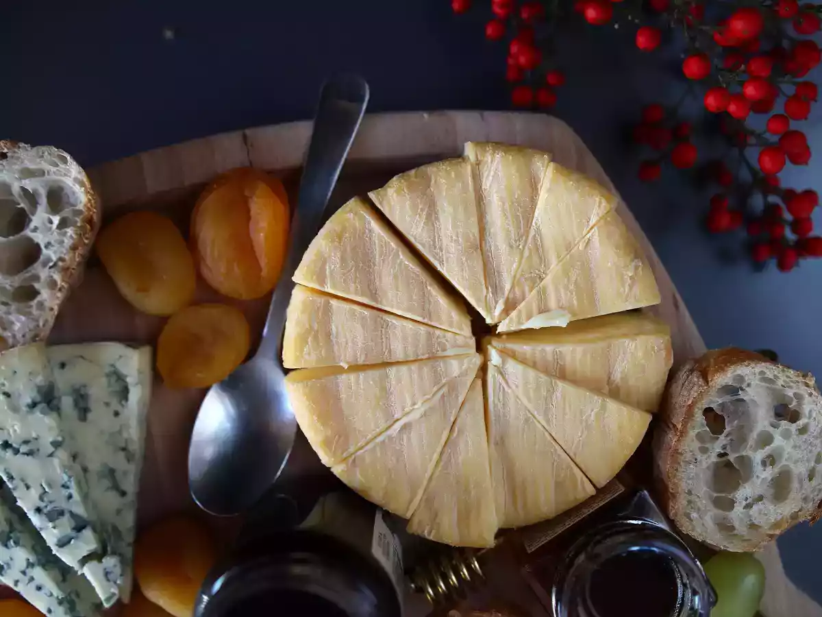 How to make a cheese platter? - photo 4