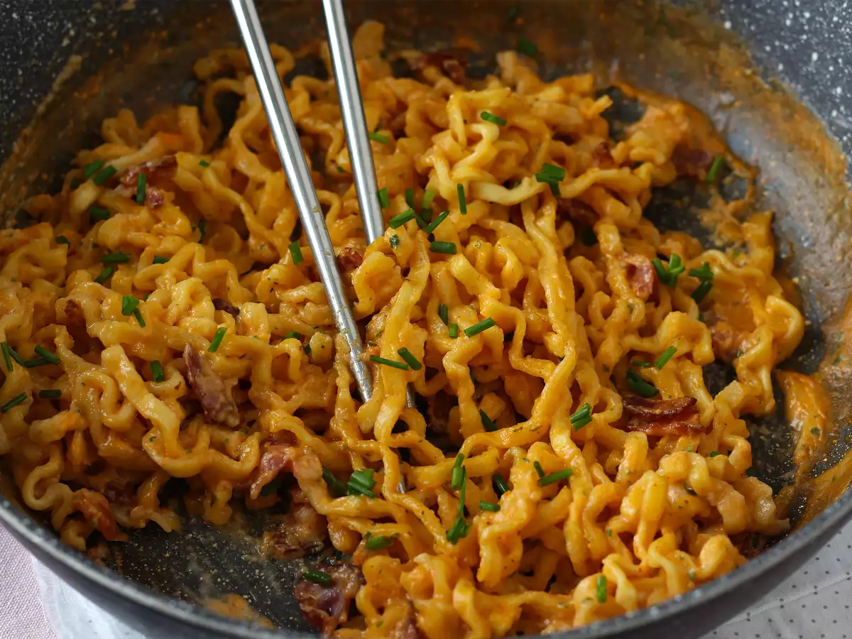 How to make Buldak carbonara noodles? The best recipe! - photo 2