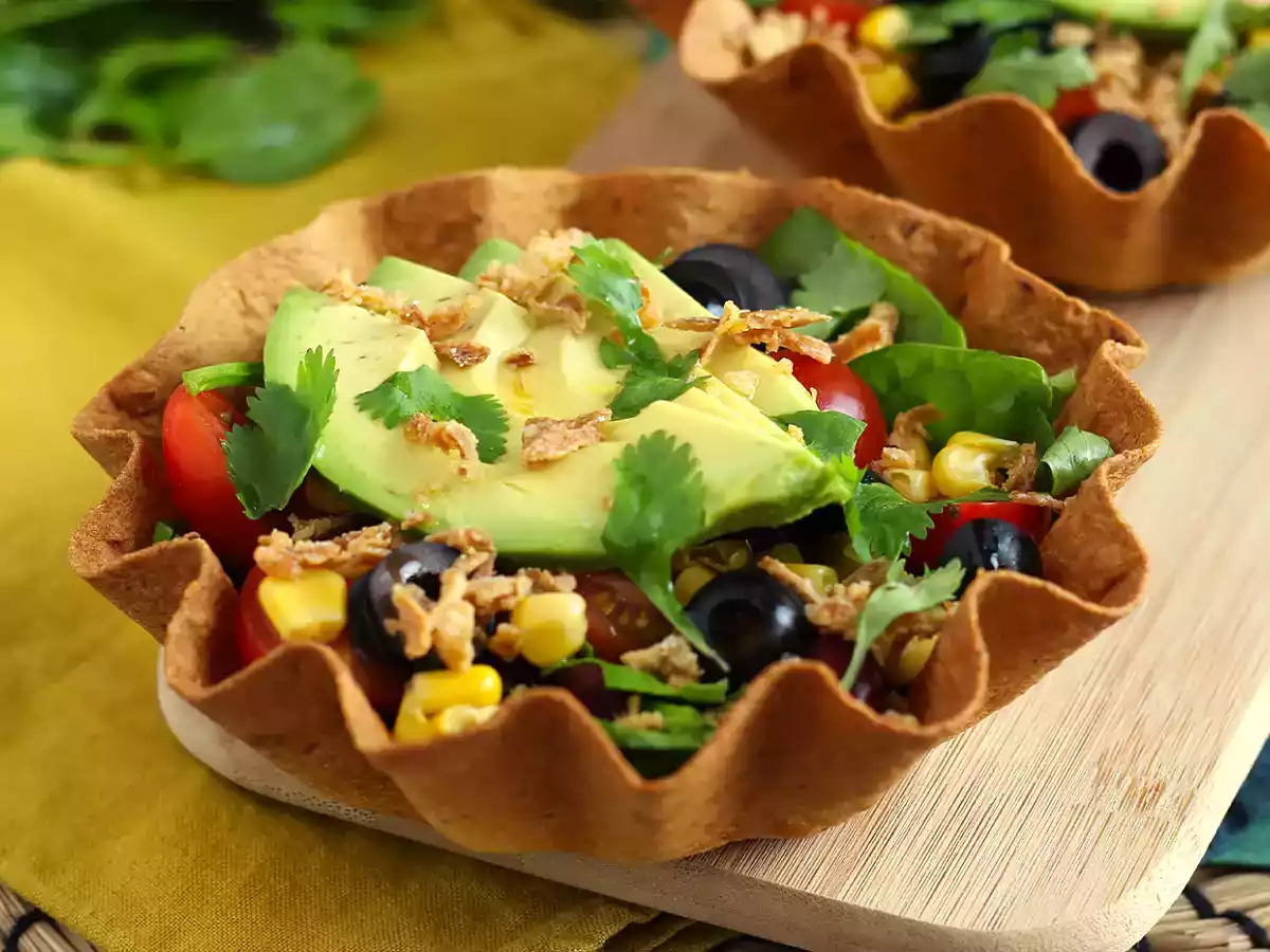 How to make tortilla bowls? easy salad without dishes! - photo 5