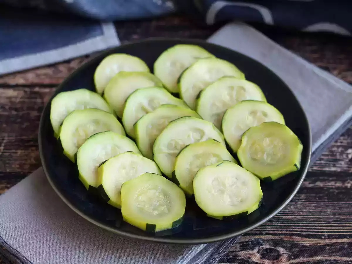 How to steam zucchini?