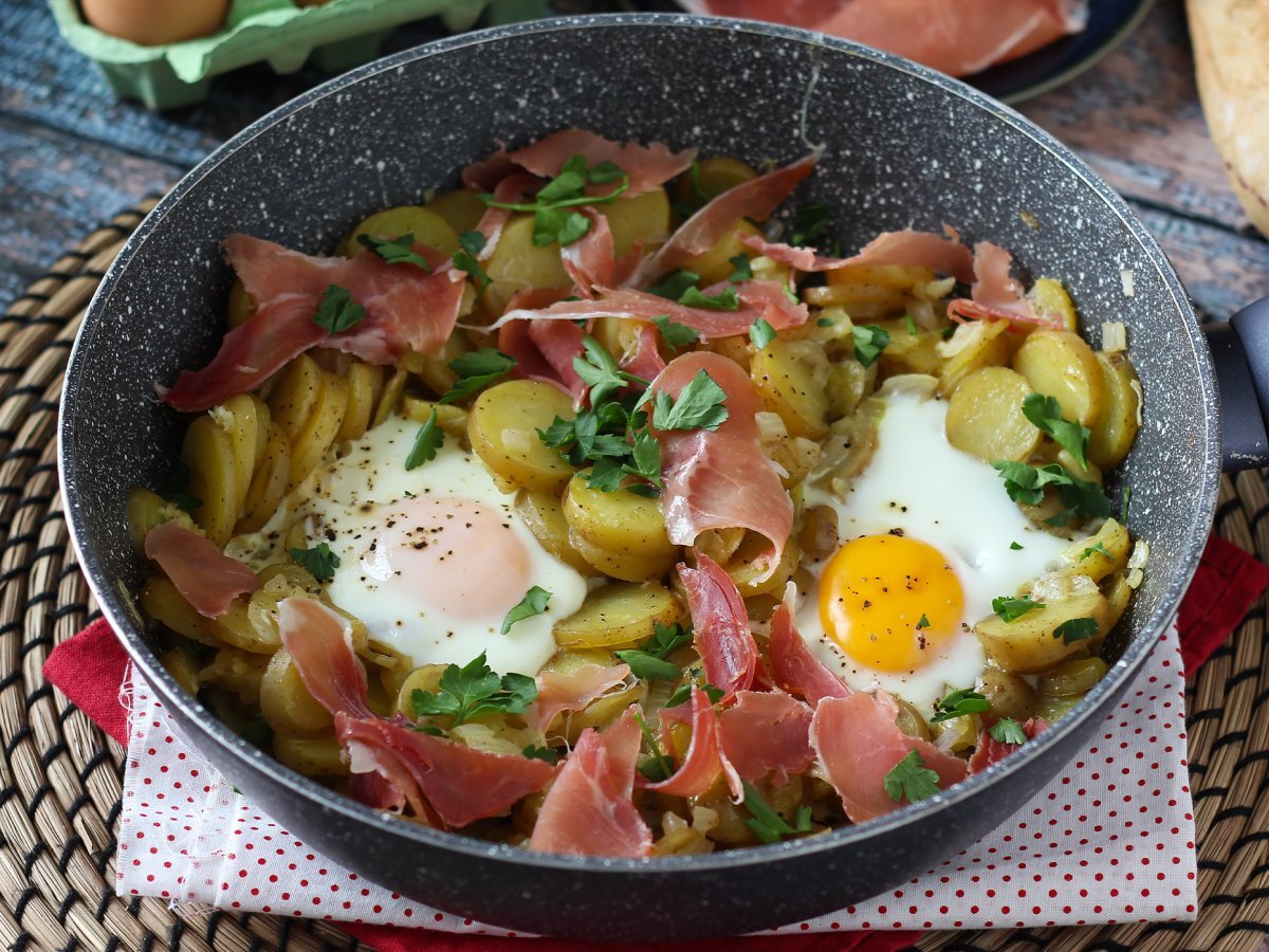 Huevos rotos, the super easy Spanish recipe - Broken eggs - photo 3