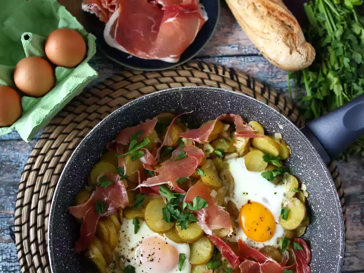 Huevos rotos, the super easy spanish recipe - broken eggs - photo 4