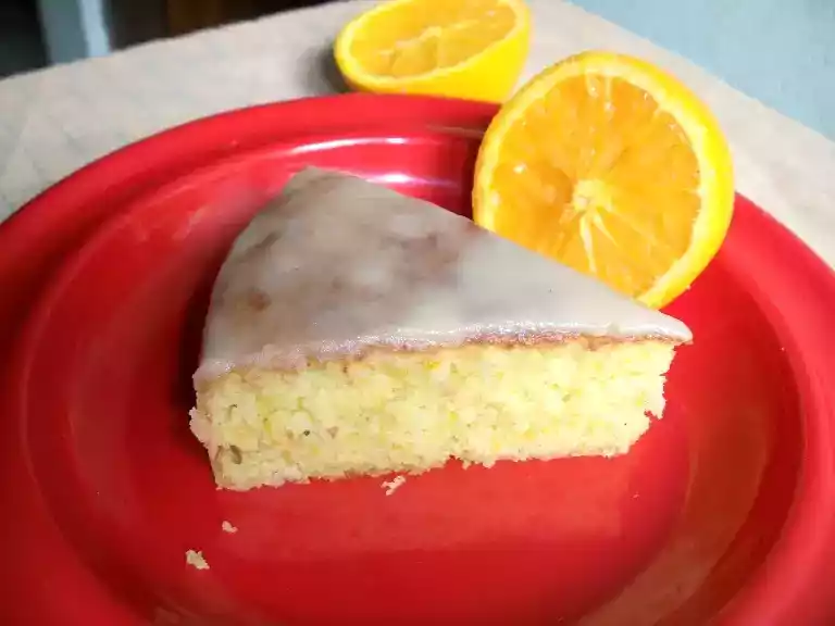 Moist iced orange cake recipe with citrus icing