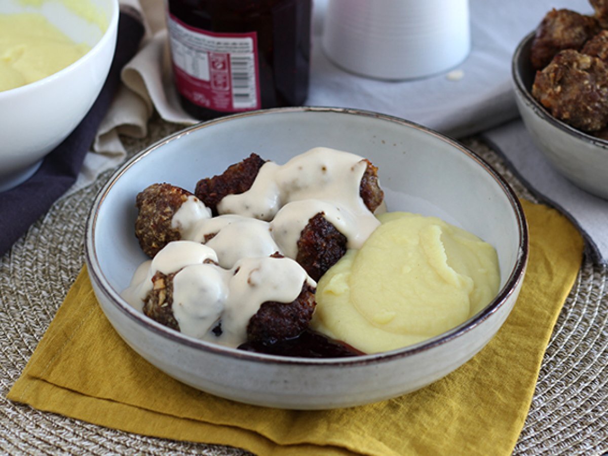 IKEA meatballs with sauce