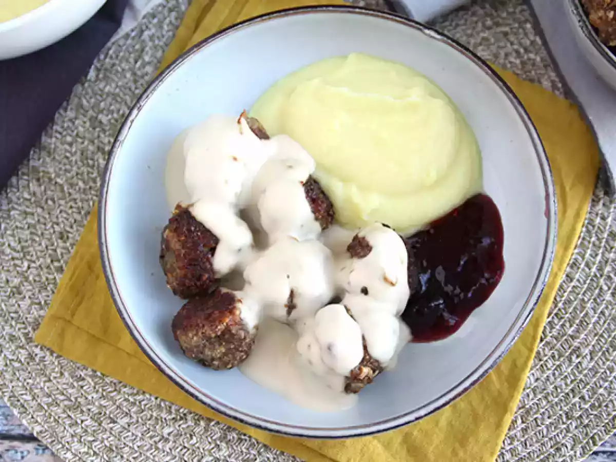 Ikea meatballs with white sauce - photo 3