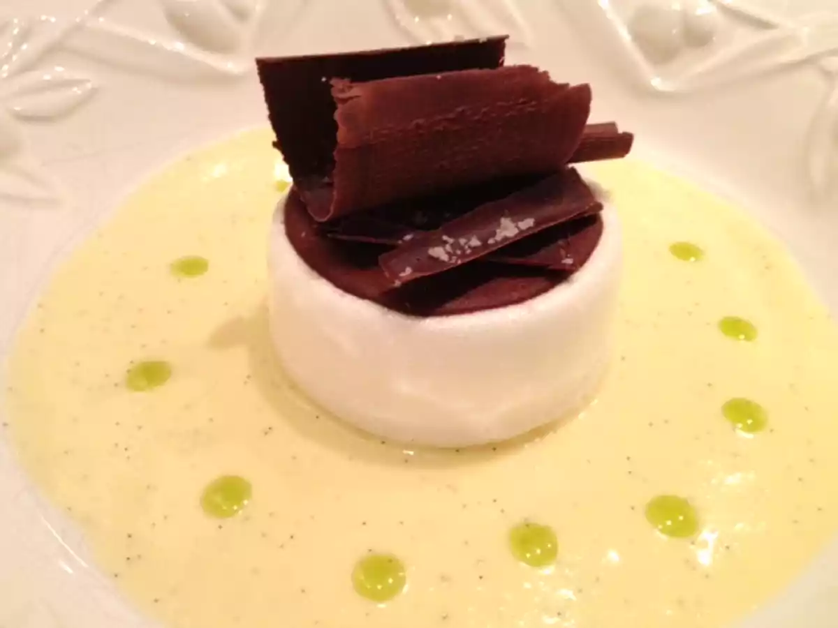 Ile Flottante (Floating Island) (visit site!)