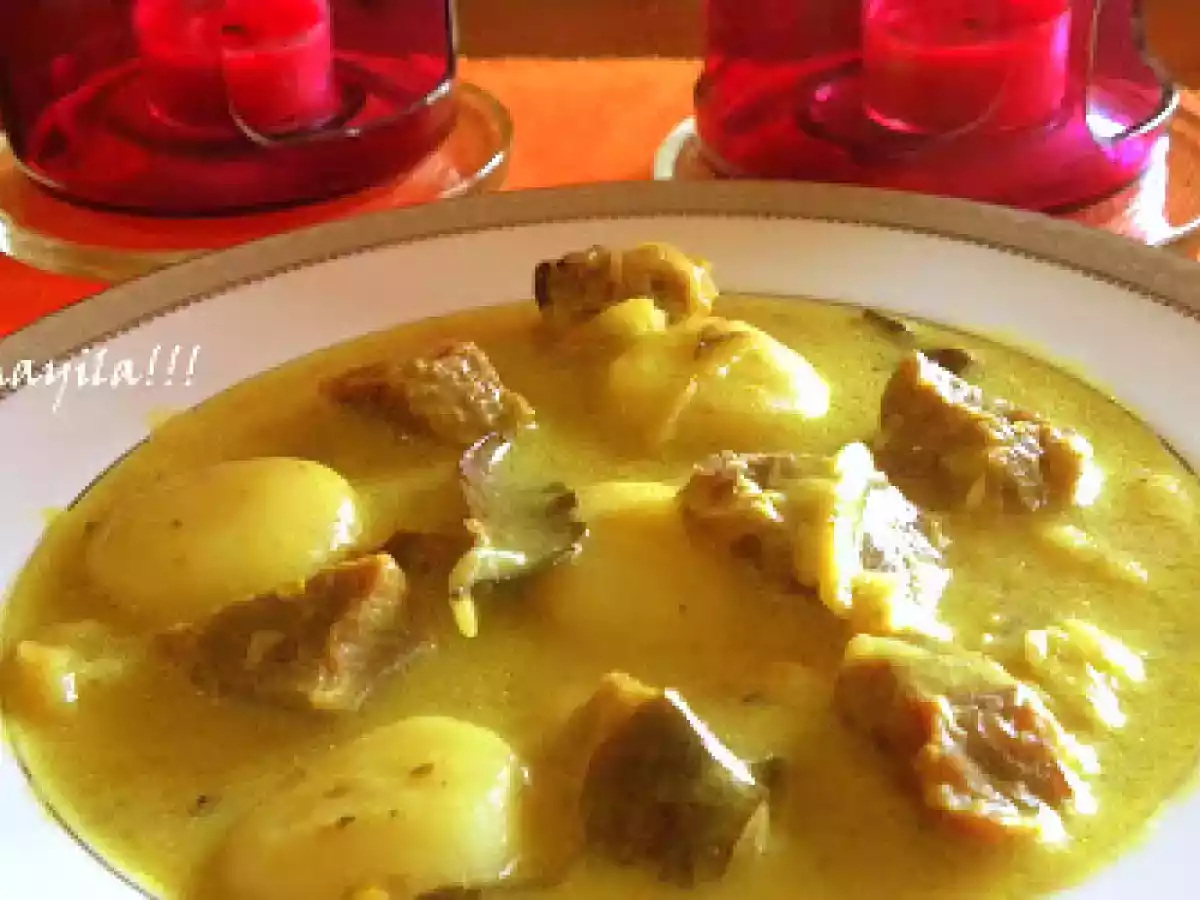 Irachi Pidi (Rice dumplings in spicy meat gravy)