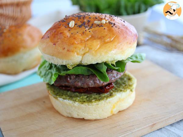 Italian style burger: pesto, sundried tomatoes, mozzarella - photo 3