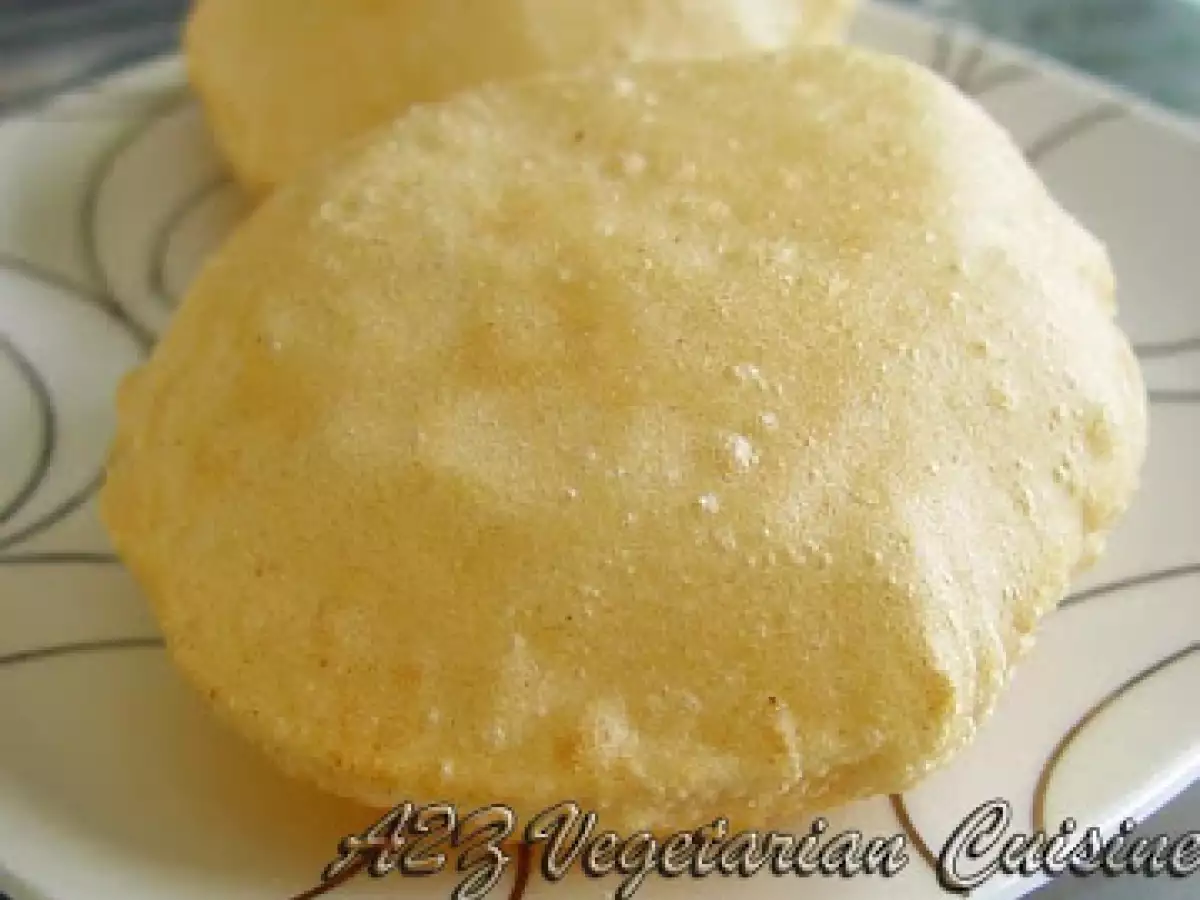 Jain Chole Puri (Chickpea Curry with Fried Puffed Whole Wheat Flat Bread) - photo 2