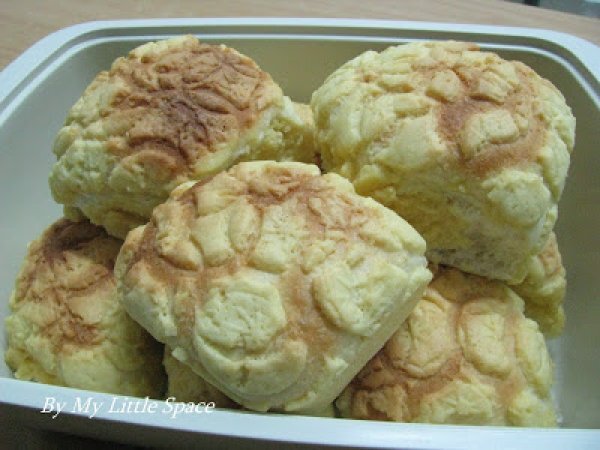 Japanese Melon Pan With Creamy Chocolate Filling