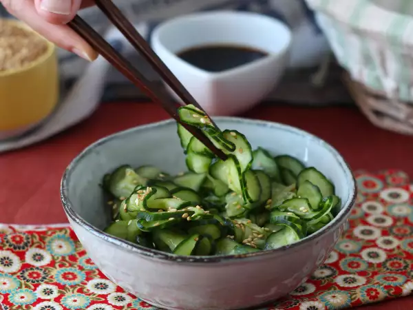 Recipe Japanese-style marinated cucumber salad – sunomono
