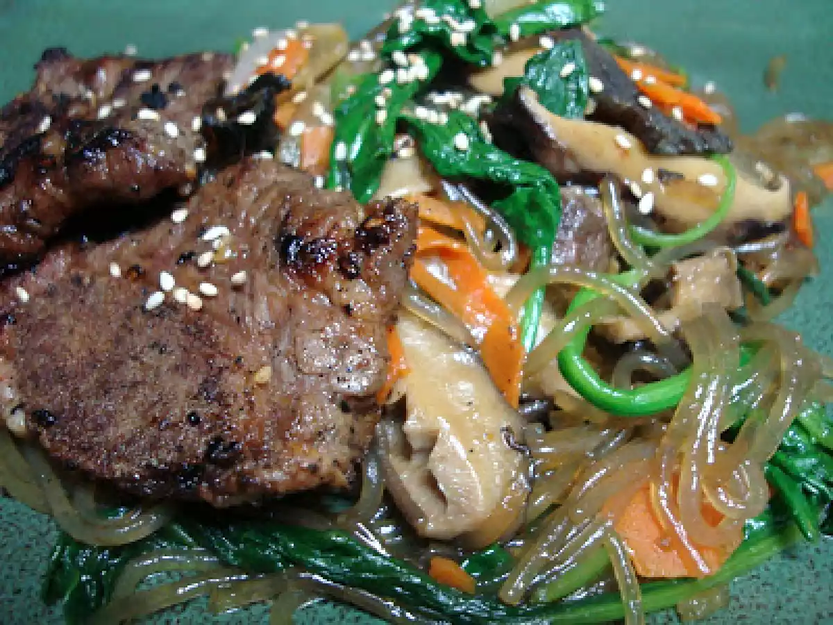 Japchae/Chapchae (Korean Glass Noodles)