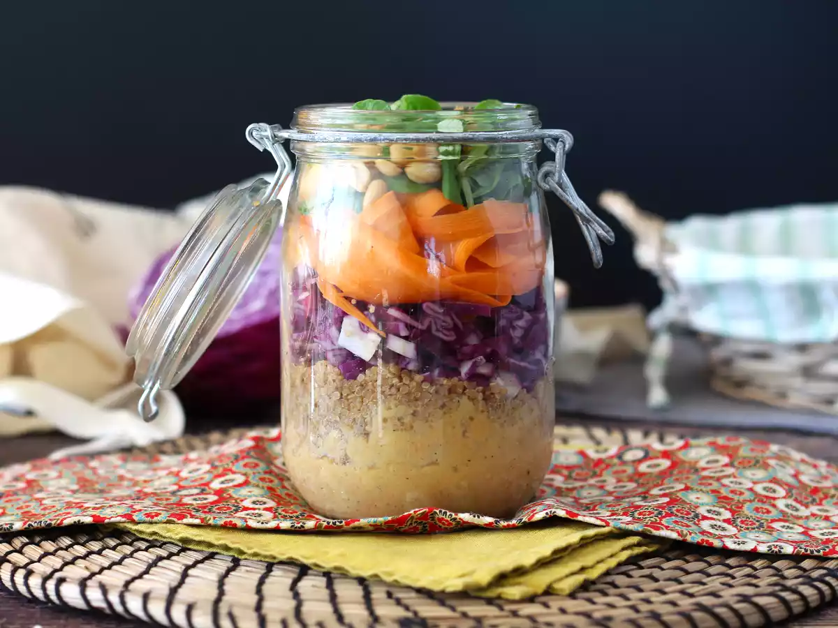 Jar salad: our easy-to-make vegetarian version