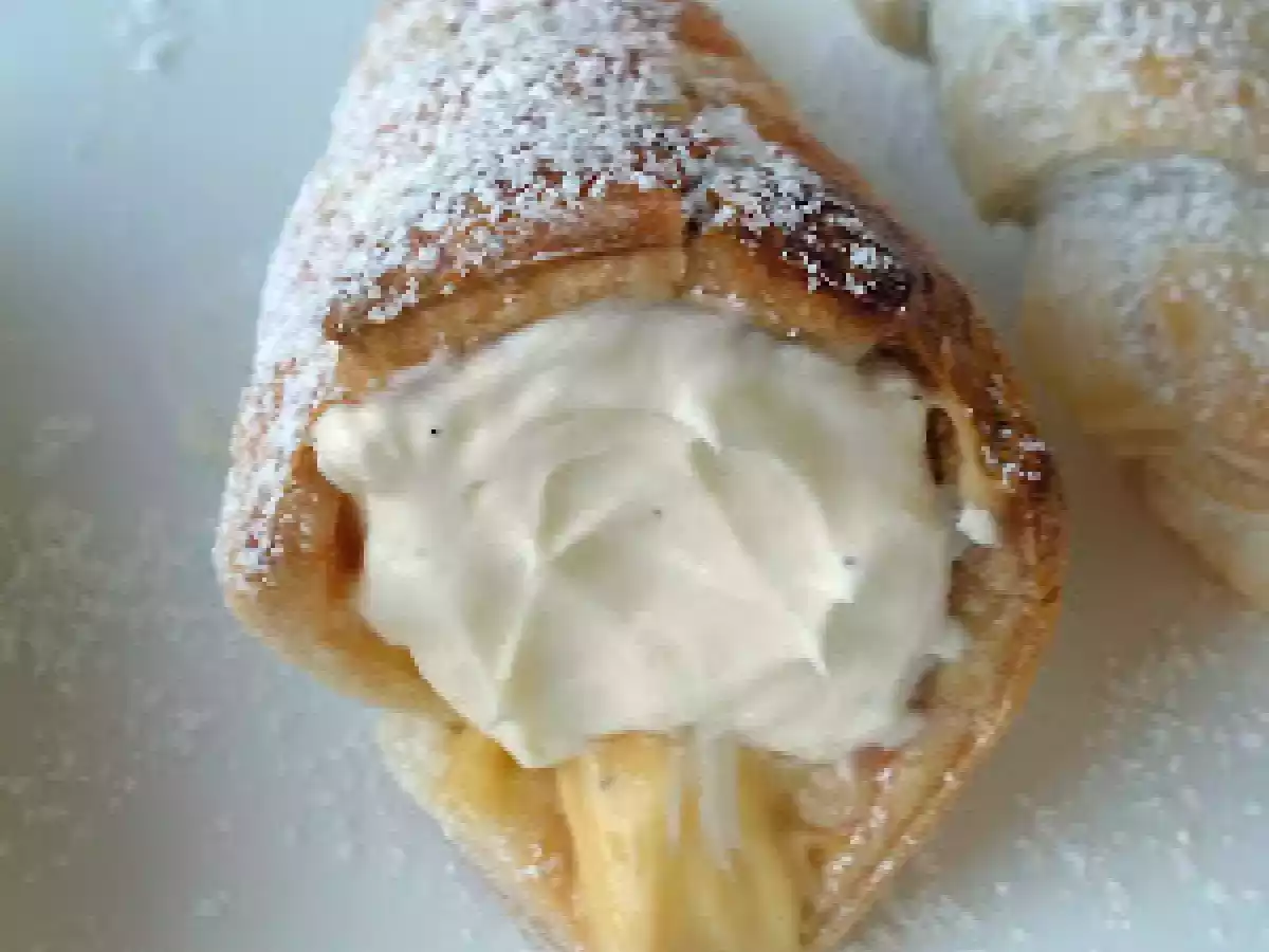 Julie Goodwin's Cream Horn with Mock Cream - photo 2