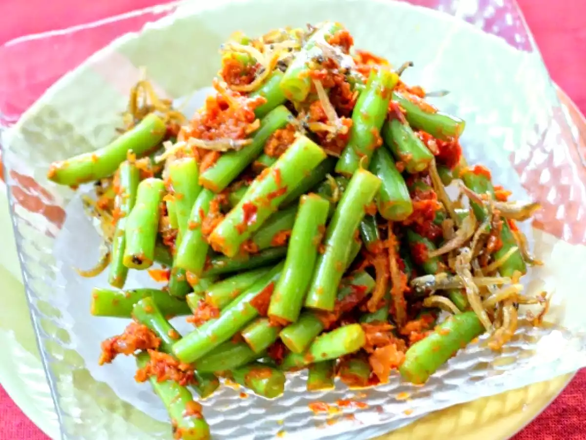 Kacang Buncis Goreng Belacan (French Beans With Shrimp Paste)
