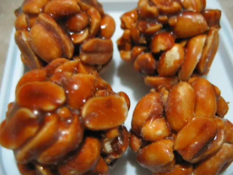 Kadalai Mittai / Peanut Jaggery balls, photo 1