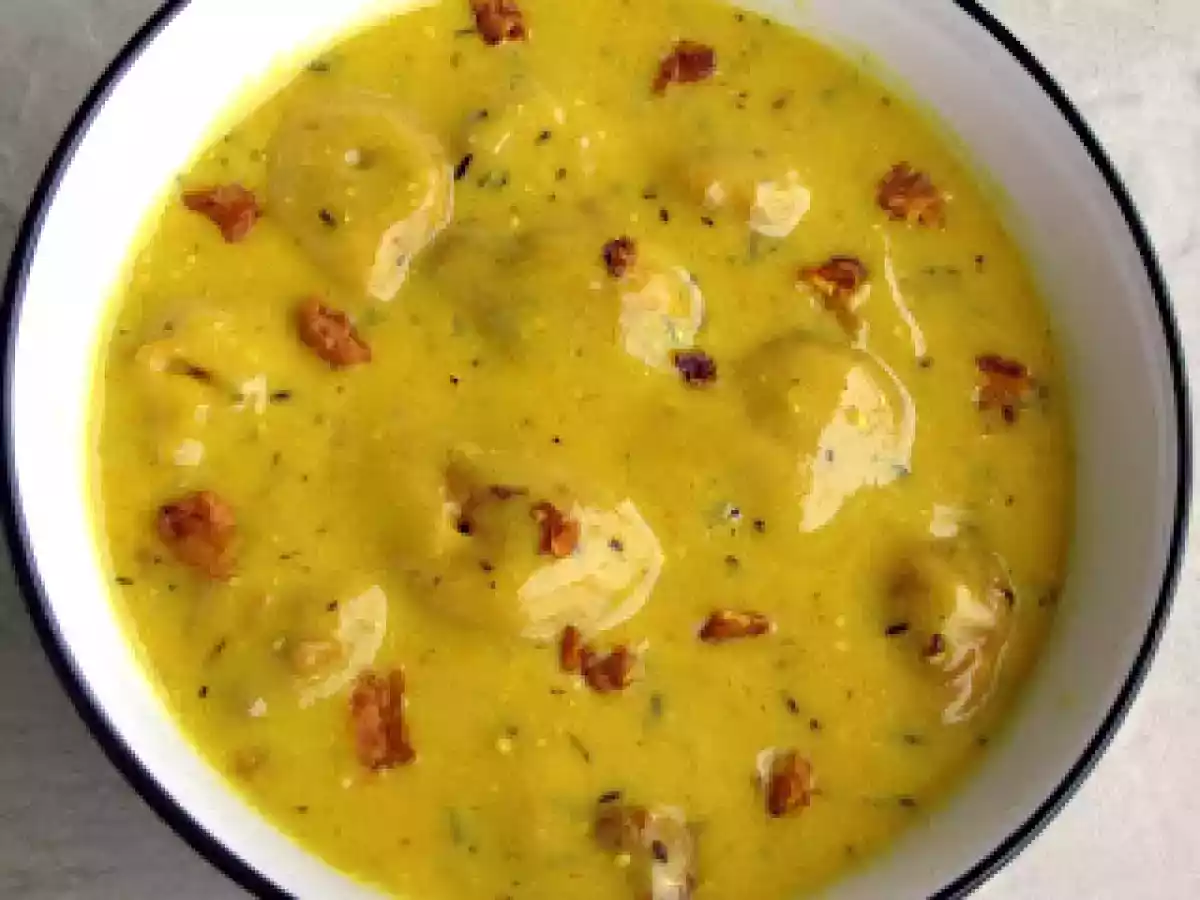 Kadi Pakoda/ Chickpea flour yogurt Curry