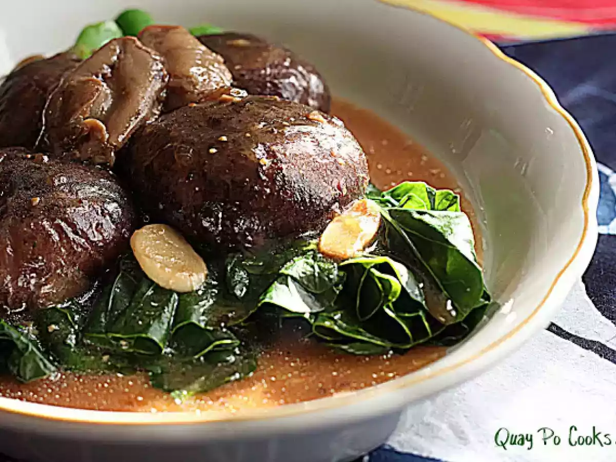 Kai lan with stewed mushroom and mini abalone