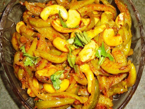 Kaju Tindora nu saak ( Cashew nut Tindora curry)