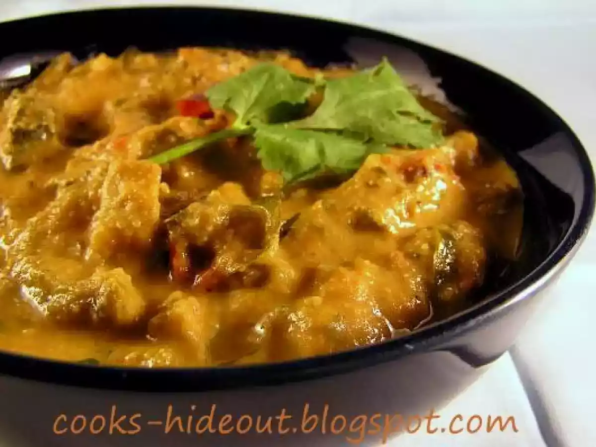 Kakarakaya Masala Kura (Bitter Gourd in Peanut Gravy)