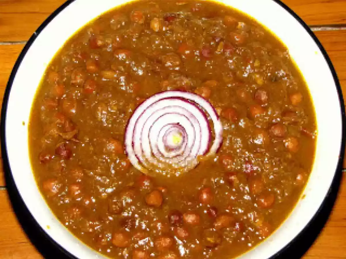 Kala Chana Masala/ Black chickpeas gravy
