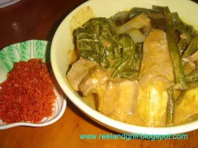 Kare-Kare (Meat and Vegetables Stewed in Peanut Sauce)