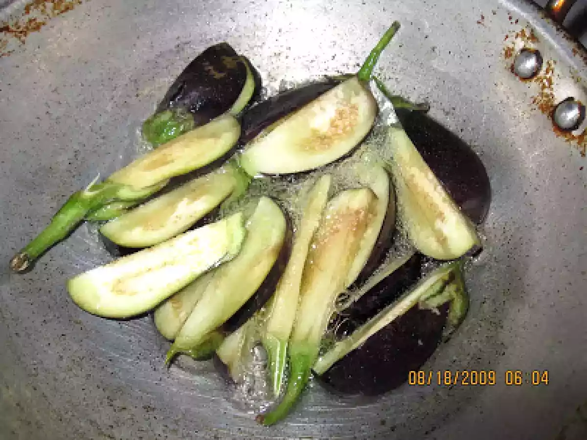 Kathirikai Puli Kulambu (Brinjal Curry) - photo 2