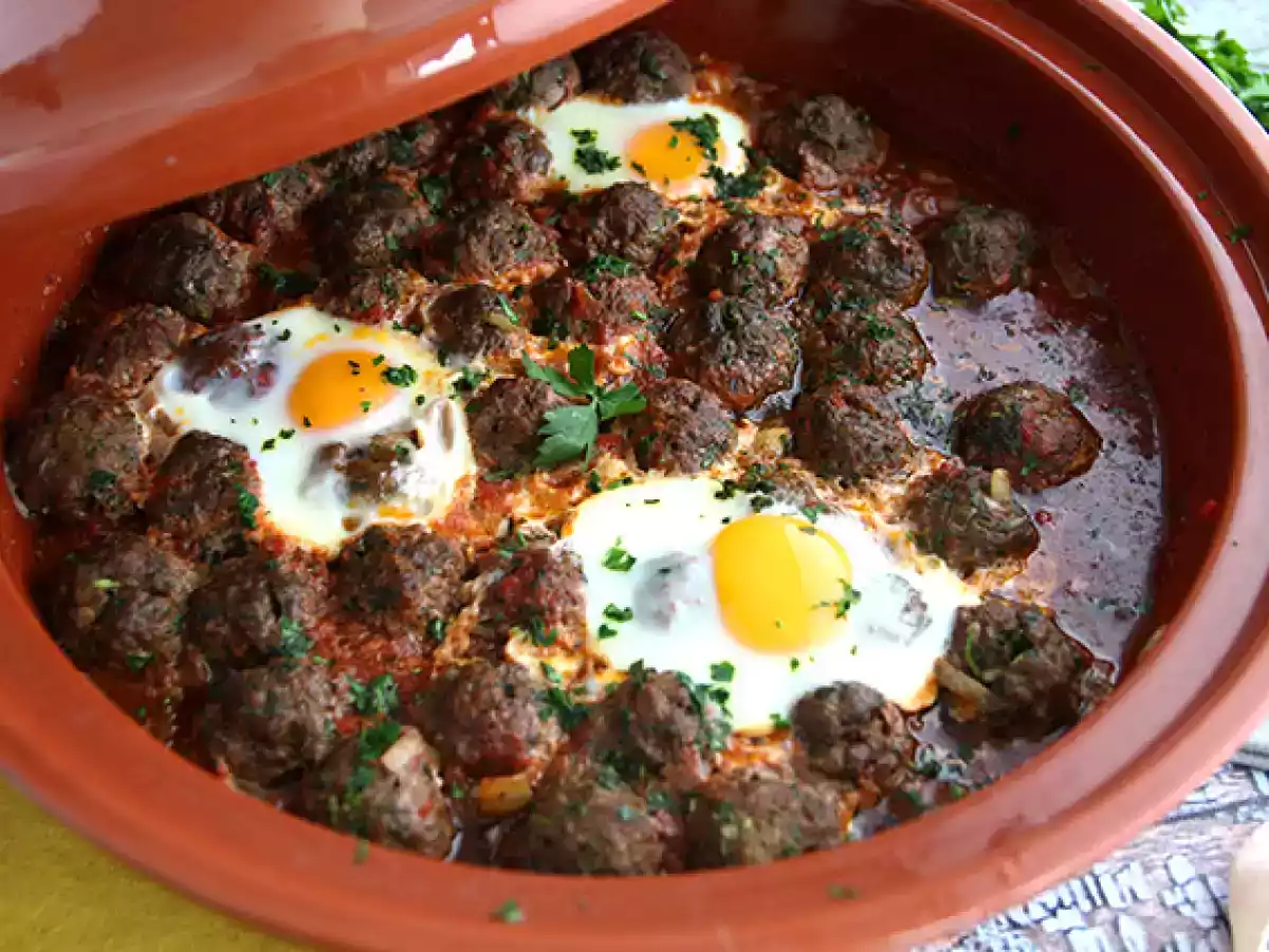 Kefta tagine (ground beef meatballs with spices and herbs)