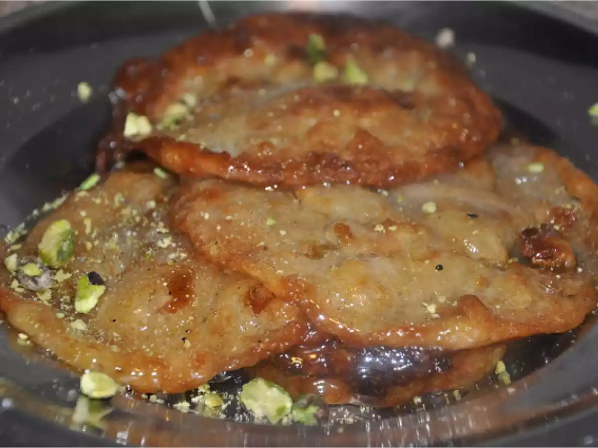 Kele Ka Malpua -(Whole Wheat Banana Pancakes in Sugar Syrup)