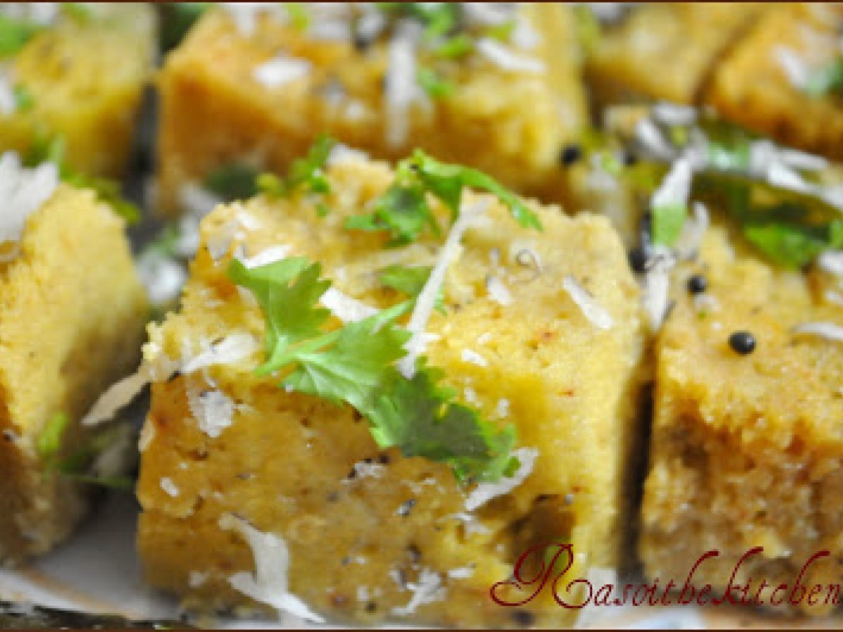 Khaman / Dhokla (Steamed Gram Flour Snack)