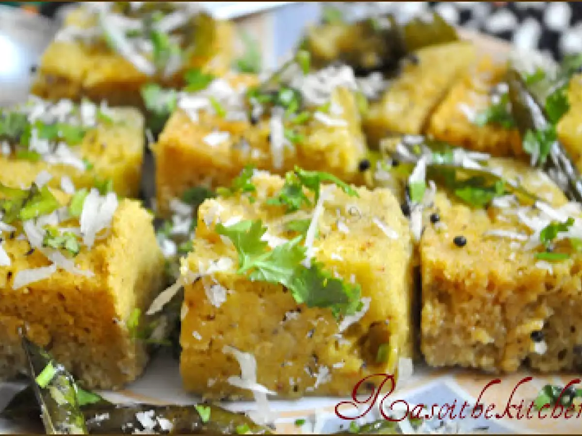 Khaman/Dhokla (Steamed Gram Flour Snack) - photo 3