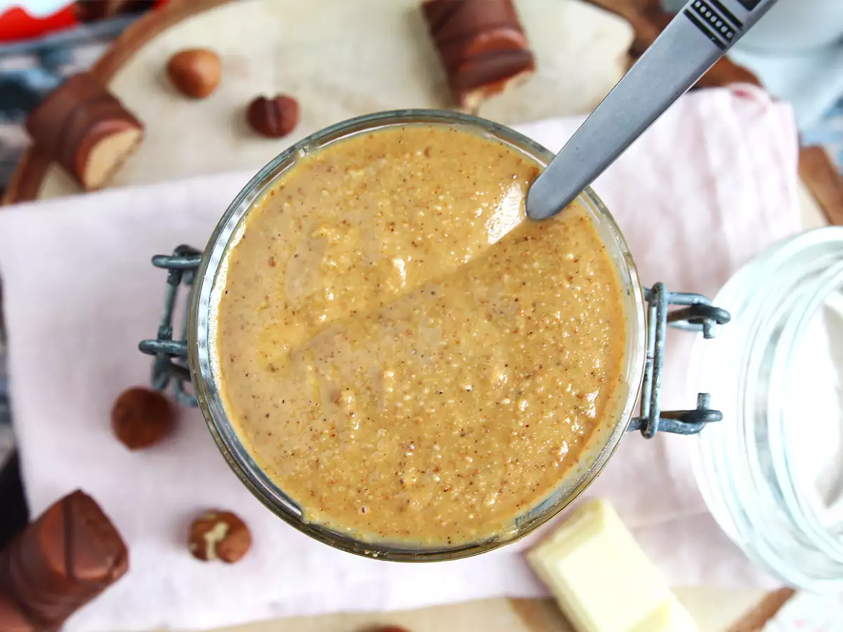 Kinder Bueno-flavored spread – only 2 ingredients - photo 2