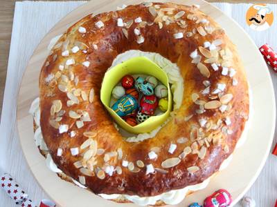 King's brioche stuffed with whipped cream, fluffy and creamy - spanish roscón de reyes - photo 2