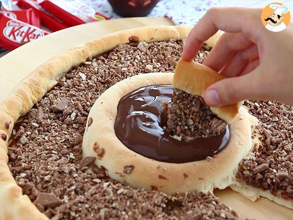 Kit kat and chocolate danette pizza - photo 2