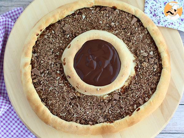 Kit kat and chocolate danette pizza - photo 3