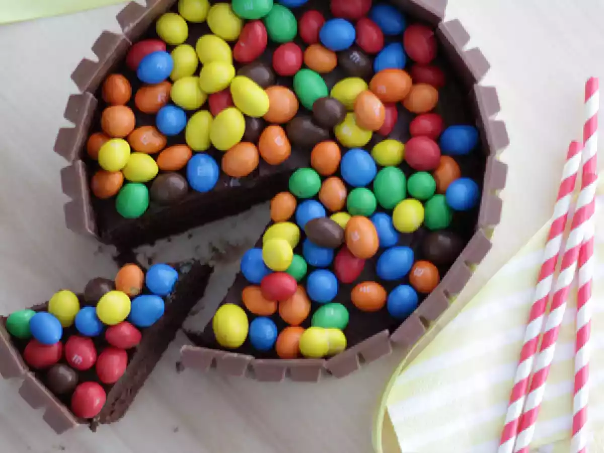 Kitkat cake- video recipe ! - photo 4