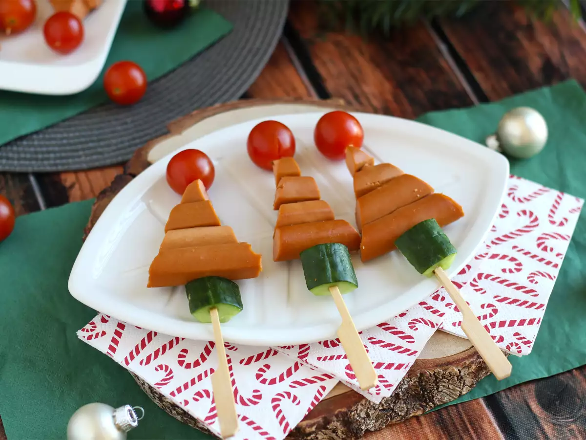 Knacki sausage Christmas tree skewers: a super-easy and quick Christmas appetizer! - photo 4