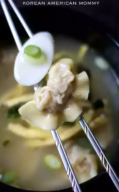 Korean rice cake & dumpling soup recipe