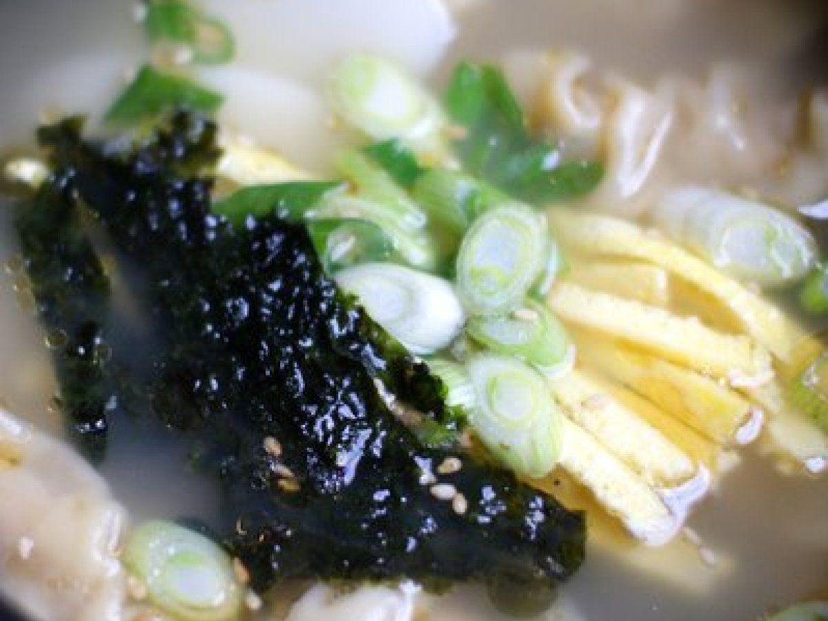 Korean Rice Cake & Dumpling Soup - photo 4