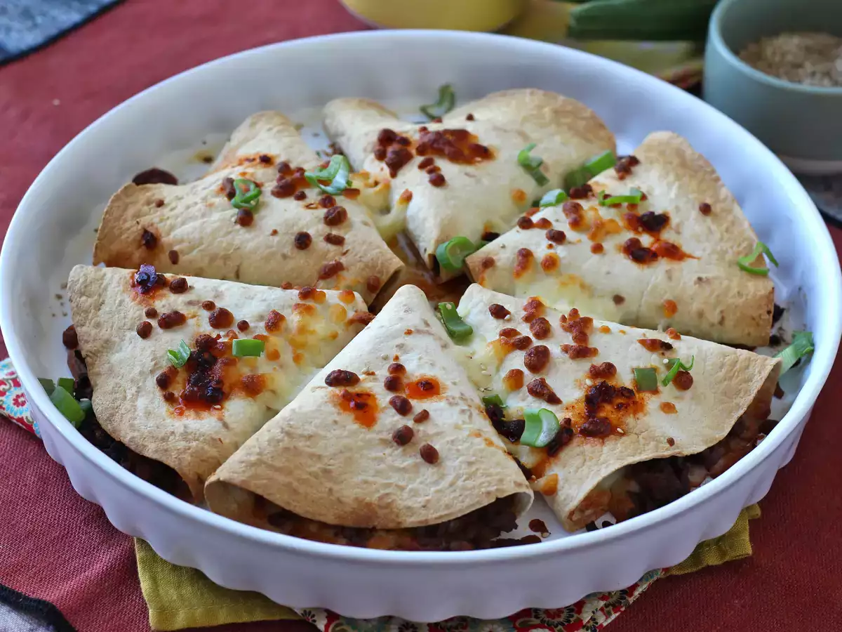 Korean style beef pockets: oven baked quesadillas with spicy meat and mozzarella - photo 2