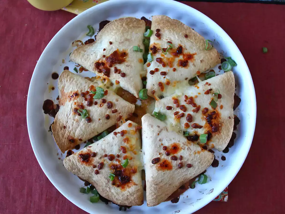 Korean style beef pockets: oven baked quesadillas with spicy meat and mozzarella - photo 4