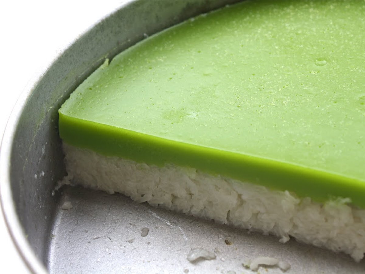 Kuih Serimuka-Glutinous Rice With Pandan Custard Layer - photo 2