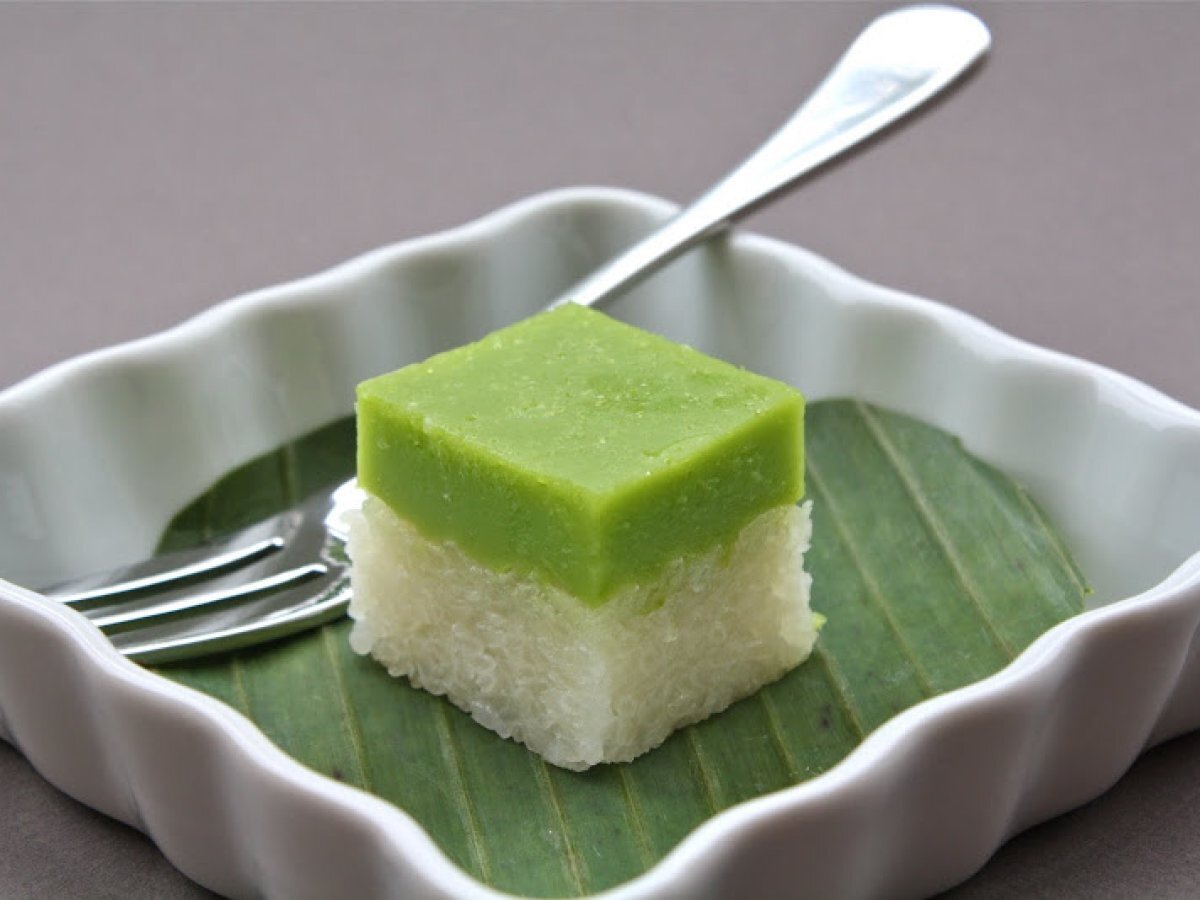 Kuih serimuka-glutinous rice with pandan custard layer 