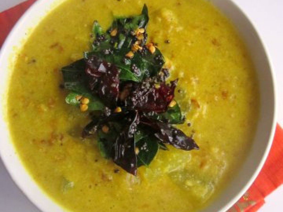 Kumbalanga Cherupayar Parippu Curry~Ash Gourd and Moong dal Curry