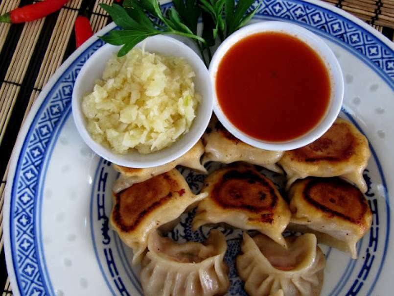 Kuotie: Chinese-Indonesian Pan-fried Dumplings - photo 2