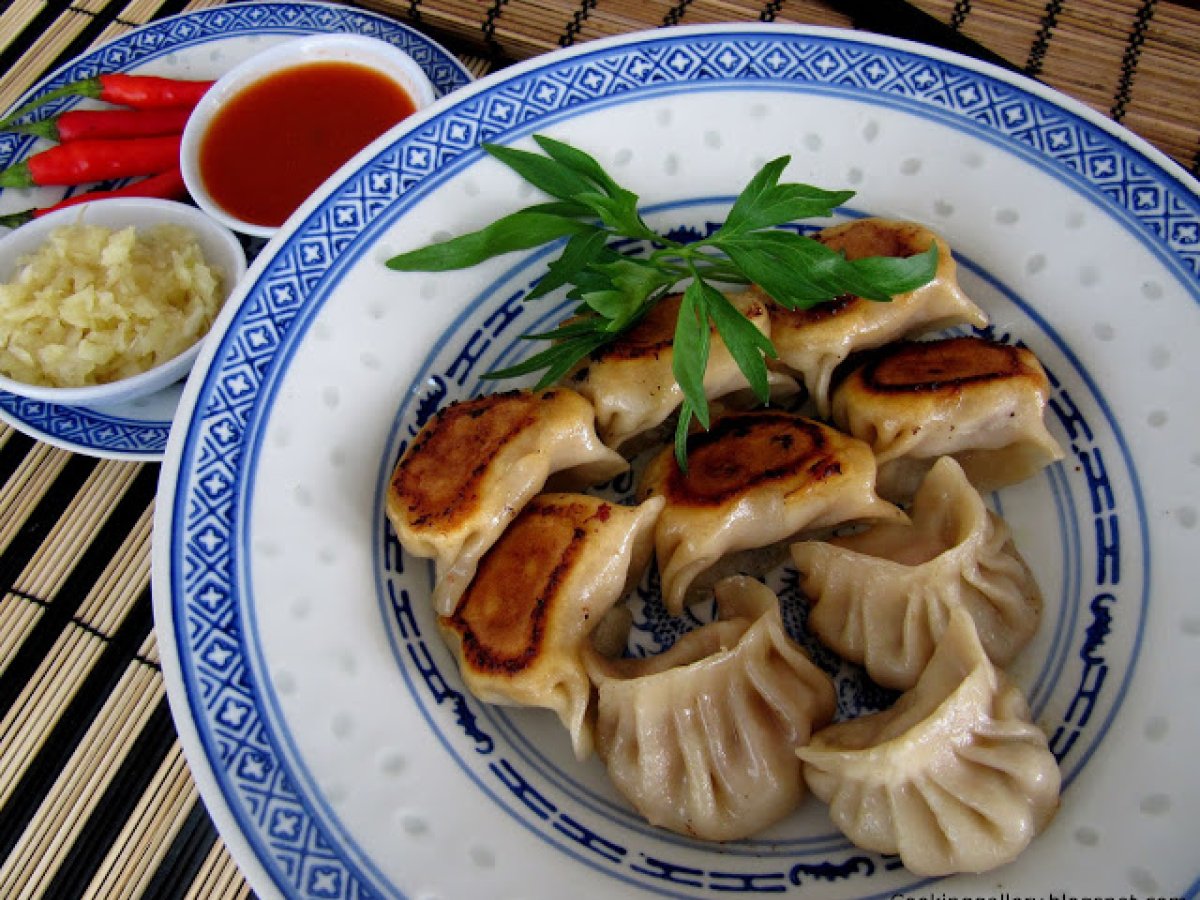 Kuotie chineseindonesian panfried dumplings, Recipe