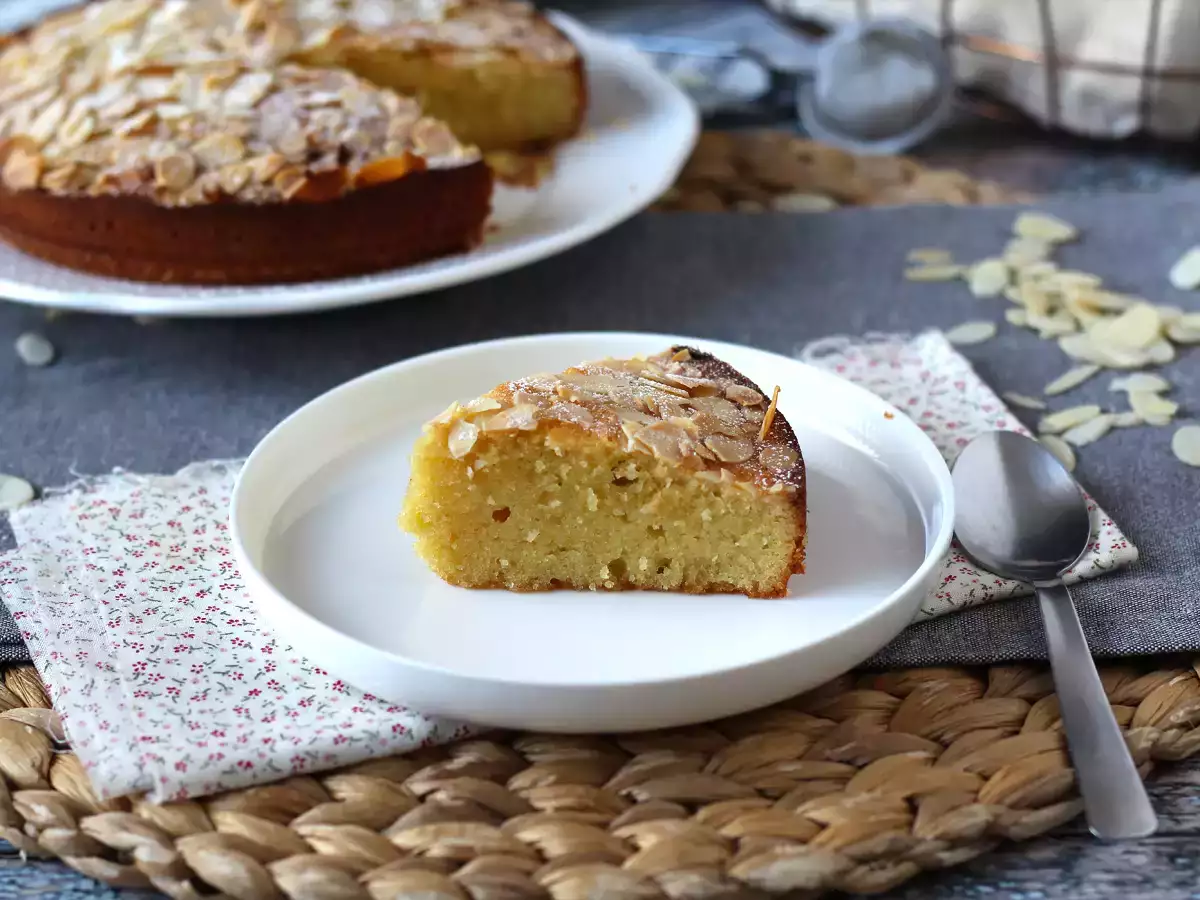 L'Amandier, the ultra-moist almond cake - photo 3